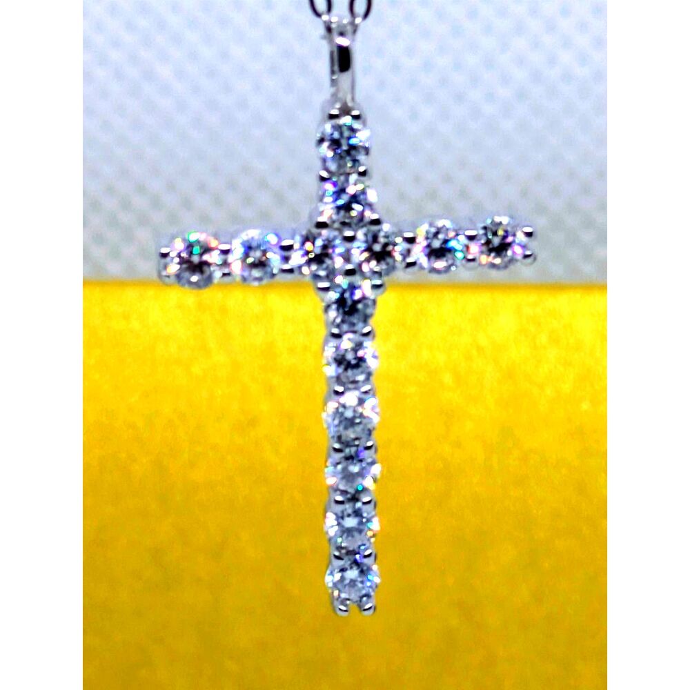 NWT 925 Silver 0.79ct VVS D Moissanite Cross Necklace. GRA Certificate included - Picture 3 of 14